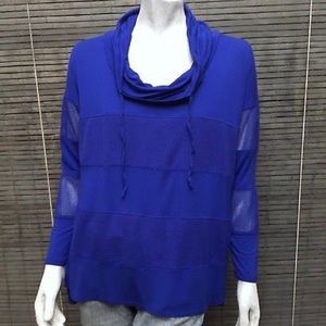 Cable & Gauge Blue stretchy knit top